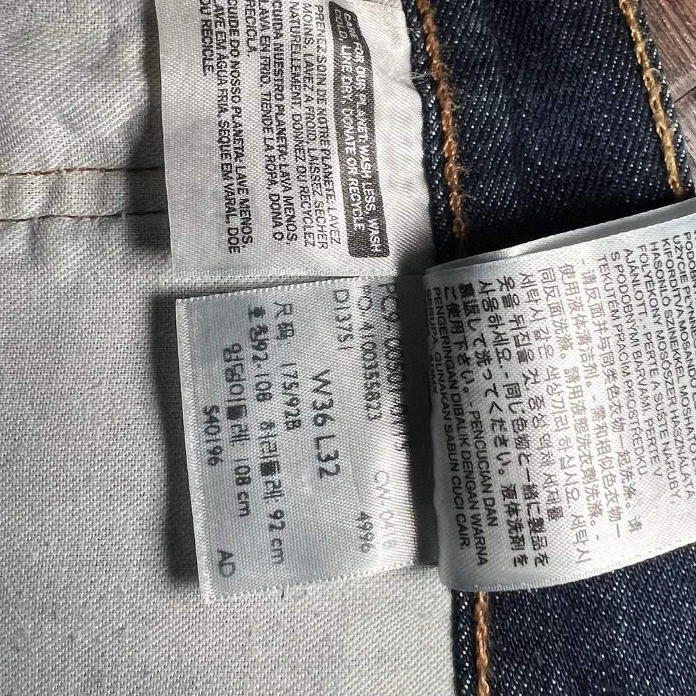 Levis pre owned